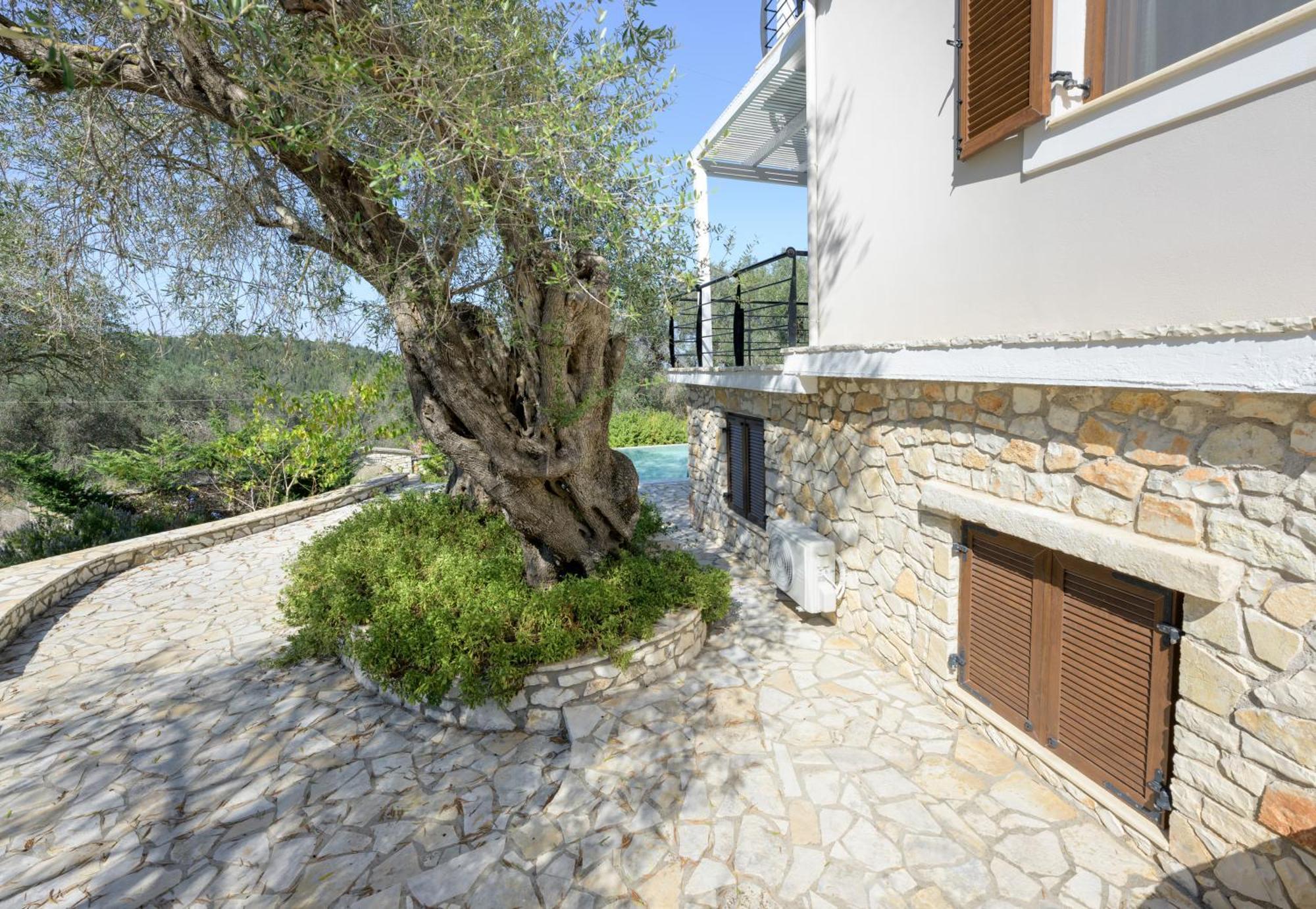 Villa Bougarini Haven Family Villa Rock Pool Oasis Ieromonachos Экстерьер фото